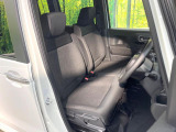 運転席シート廻りは使用感も少なく、良好な状態となっています。前オーナー様が丁寧に使っていたことがよくわかりますね。