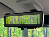 【デジタルルームミラー】後席の大きな荷物や同乗者で後方が確認しづらい時でも安心!カメラが撮影した車両後方の映像をルームミラー内に表示。クリアな視界で状況の確認が可能です!
