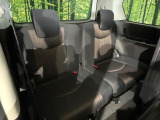 3列目シートはもちろん状態良好☆大人でもゆったりと座って頂けますので、大人数でのお出かけもラクラクです♪ご家族で、気の知れた仲間で、ドライブに行くのが楽しみですね♪