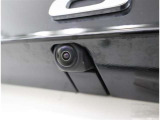 バックカメラが付いているので後方確認が非常にしやすいです。今や運転初心者も熟練者も必須装備!ついていて損はないですね♪