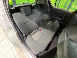 後部座席も気になるようなキズ・汚れやへたり等、大きなダメージはなく、良好な状態です。