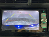【バックモニター】後ろのカメラの映像をモニターに映し出すことができます!後方の見えない死角や、障害物との距離感をしっかり確認することができます!駐車が苦手な方におすすめです。