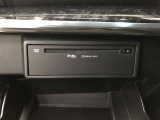 DVDプレーヤーデッキ装備。