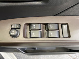 【パワーウインドウ】運転席のスイッチで、各席の窓ガラスの開閉ができます!あると便利ですよね!