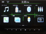 ディスプレイオーディオを装備。スマートフォンとクルマを繋ぐことで、これまでのナビに加えて色々なサービスが楽しめます。