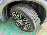 タイヤサイズは255/45R20です。日産純正アルミ装着です☆