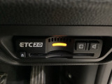 ハンドルの右下にETC2.0がついています。高速道路の料金所の通過も楽々です!。 カードの取り出しもしやすい場所についています。