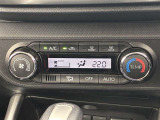 オートエアコンは温度を設定するだけで、自動で風量などを設定してくれます。運転しながら操作も必要ないので、安全性も向上します。