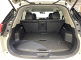 【トランク】積み込みやすくて、たっぷり積める荷室です。シートアレンジできるものは、乗車人数と荷物の量や大きさによってシートを動かすことができるので、より快適なドライブが可能です!