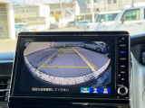 駐車時に便利なバックカメラを装備しています。