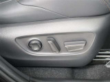 運転席は電動シートとなっております。