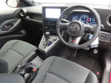 ぜひ展示車の運転席に座ってみてください。