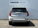 ◆バック/万が一を考え、安全性を重視する方に選ばれているVOLVO車。ドアを開閉するとその重み・厚みに驚くはず