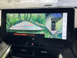 【パノラミックビューモニター】専用のカメラにより、上から見下ろしたような視点で360度クルマの周囲を確認することができます☆死角部分も確認しやすく、狭い場所での切り返しや駐車もスムーズに行えます。