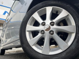 【純正14インチアルミホイール】外観にマッチした純正アルミホイールを装着しております。各種社外アルミホイールや、スタッドレスタイヤも取扱いしております。是非ご相談ください♪