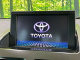 【メーカー純正ナビ】インテリアに溶け込むスタイリッシュな「専用設計」メーカーナビを装備♪視認性や操作性など基本性能にも優れ、より上質なカーライフをお楽しみいただけます。