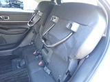◆チップアップ&ダイブダウン機構付【ULTR SEAT】は後席座面を左右分割で跳ね上げることができます。トランクで積載できない背の高い荷物をラクラク収納できます。ホンダ車ならではの人気装備です。
