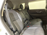 【セカンドシート】2列目もゆったりドライブを楽しめます。掲載箇所以外にご希望の写真がございましたらお気軽にお問い合わせ下さい。フロアマットは汚れが気になる場合は新品のご注文も承ります。