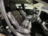 シート表皮には上質なパーフォレーテッド・ファインナッパレザーを使用 運転席・助手席にはマッサージも備わります。
