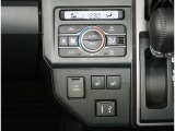 車内の温度を快適に保つ【オートエアコン】です。