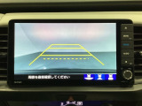 バックでの車庫入れも安心です! リアカメラが付いているバックモニター付のナビを装備しております。操作線もついており距離感も画面から確認できます。
