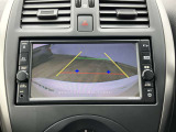 バックビューモニター付きで、ひと目でうしろの状況がわかるためスムーズに駐車できます。