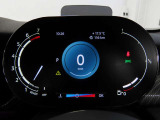 デジタルメーターは視認性が非常に良く、運転時の視線を逸らさず様々な情報の確認が行えます。
