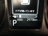たとえばダイハツのお店にある、たくさんのスマアシ搭載車は、正常に作動する事をしっかり確認します。