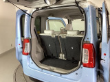 大口なテールゲートです。幅広、低い床面で大きな荷物の出し入れが簡単になります。