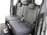 ゆとりある広々とした車内空間は、ドライブを始め買い物やレジャーなど、幅広く活躍します。一人でもみんなとでもお出かけを楽しみましょう!