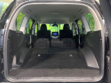 後席を格納すると、これだけの広さが!シーンに合わせたシートアレンジで、大きな荷物も積むことが出来ます♪