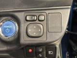 狭い駐車場で便利な電動格納ドアミラーが付いています。