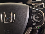 ハンドルにHondaセンシング系のクルーズコントロールやレーンキープアシストなどのスイッチが装備されています。ハンドルから手を離さず安全に操作できます。