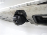 バックカメラが付いているので後方確認が非常にしやすいです。今や運転初心者も熟練者も必須装備!ついていて損はないですね♪