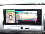 空の上から見下ろすような視点で駐車が出来る「アラウンドビューモニター」が表示されますので、駐車が苦手な方にも心強い味方になってくれるはずです♪