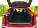 普段のお買い物や通勤、送迎等に十分な荷室スペースを確保しております。セカンドシートを倒すと、大きな荷物の積載も可能です♪