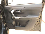 運転席前面ドア部分です♪
