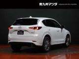 【CX-5】上質感と精悍さを兼ね備え、ワイド感を強調した意匠。オールラウンドな機能美と品格、洗練されたデザイン。