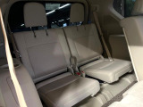 3列目シートはもちろん状態良好☆大人でもゆったりと座って頂けますので、大人数でのお出かけもラクラクです♪ご家族で、気の知れた仲間で、ドライブに行くのが楽しみですね♪