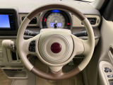 【純正革巻きステアリング】上質な革を使用することで、手にしっかり馴染みとても運転しやすいハンドルです♪