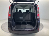 広々としたラゲージスペースを備えています。大きなものや長さのある荷物もしっかりと積み込めます。