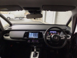 【前方視界】開放的な前方視界!運転がしやすく疲れにくいです♪窓が大きく、見通しがとっても良いおクルマですよ♪