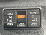 【両側パワースライドドア】スマートキーや運転席のスイッチで後席両側スライドドアの開閉が可能♪電動だから力を入れてドアを開ける必要が無く、小さなお子様でも簡単に開け閉めでき快適です♪