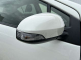 ミラーウィンカーは方向指示器がドアミラーに内蔵されているタイプで被視認性の良さなどに定評があります★