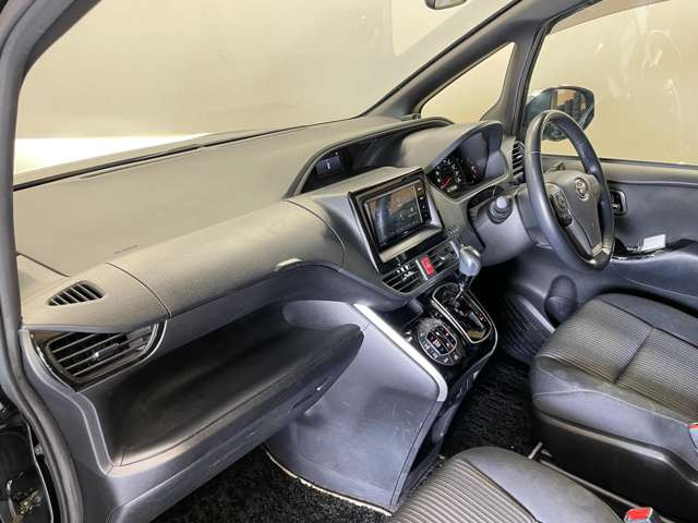 トヨタ ヴォクシー 2.0 ZS 煌 トヨタセーフティセンス 社外ナビ() 両側