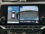アラウンドビューモニターは車庫入れの強い味方となってくれます。上から車を見下ろすように視ることで、駐車場枠内にビシッと真っ直ぐ停めれます!☆一度使ったらわかって頂けます☆