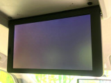 【フリップダウンモニター】大画面モニターで後席でもエンタメをお楽しみいただけます。小さなお子様にも大人気の装備です♪