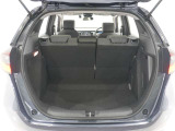 ◆フル乗車でもしっかり荷物を収納出来るラゲッジスペースです。普段の買い物でしたらしっかり積める十分な荷室スペースが確保されています。