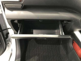 グローブボックス。