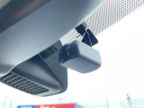 前後にドライブレコーダー装備です!もしもの時やあおり運転の証拠映像は自分の身を守る為にも必要ですね!